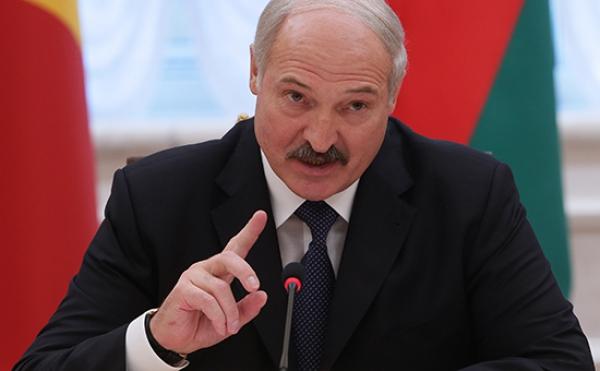 Лукашенко обвинил Россию в неприличном поведении