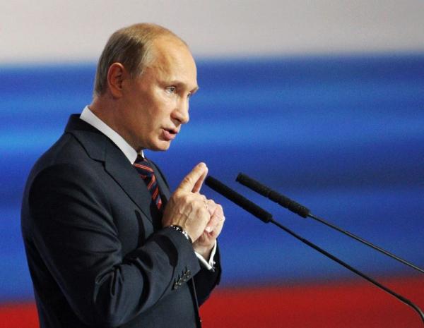 Путин урезал зарплаты в Кремле