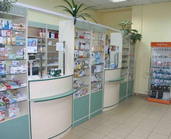 В некоторых районах Крыма в клиниках и ФАПах пака еще остались частные аптеки