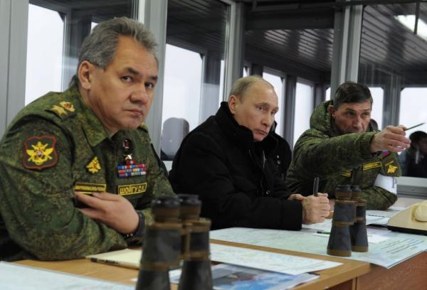 Путин поблагодарил военных за Крым